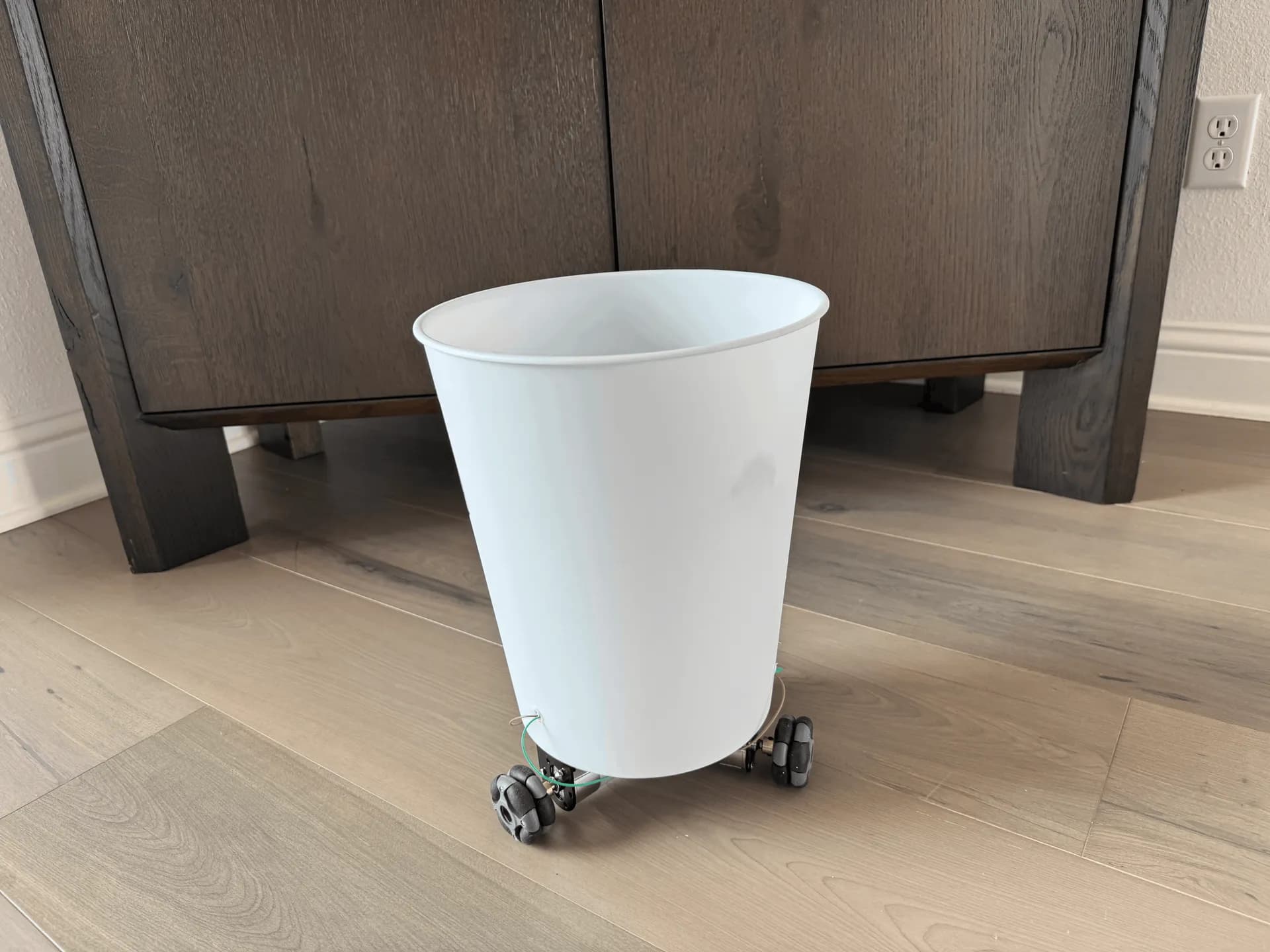 Auto Catching Trash Can